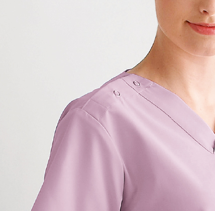 スナップボタン開き
着脱しやすいスナップボタン仕様。 スナップボタン開き
着脱しやすいスナップボタン仕様。