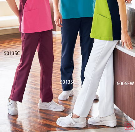 男女兼用
日本人の体形にジャストフィットした軽快なストレートパンツ。