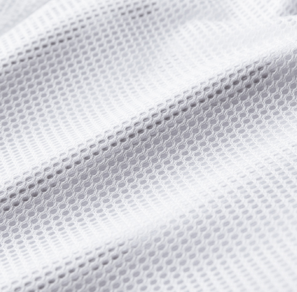 ヒップライン 安心な
裏地メッシュ
下着のラインがひびかず、透けにくいよう、バック部分にメッシュ素材の裏地を採用。 ヒップライン 安心な
裏地メッシュ
下着のラインがひびかず、透けにくいよう、バック部分にメッシュ素材の裏地を採用。