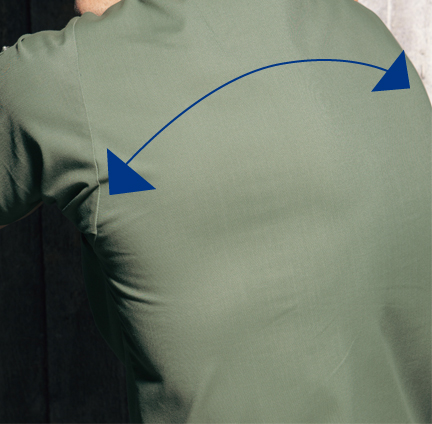 動きやすい
ストレッチ素材
吸湿速乾性があり、動きやすいストレッチ素材の生地を採用。洗いざらしのような独特の風合いも魅力です。