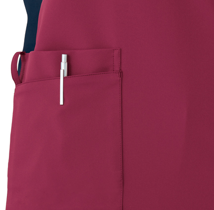 スッキリしたデザインで
収納力抜群
両腰ポケットは、収納力抜群で整理しやすい二重仕様。
右腰ポケットは埃がたまらない2つのペン差し付。
表から縫い目が見えない特殊な仕様で、すっきりしたデザインに。 スッキリしたデザインで
収納力抜群
両腰ポケットは、収納力抜群で整理しやすい二重仕様。
右腰ポケットは埃がたまらない2つのペン差し付。
表から縫い目が見えない特殊な仕様で、すっきりしたデザインに。