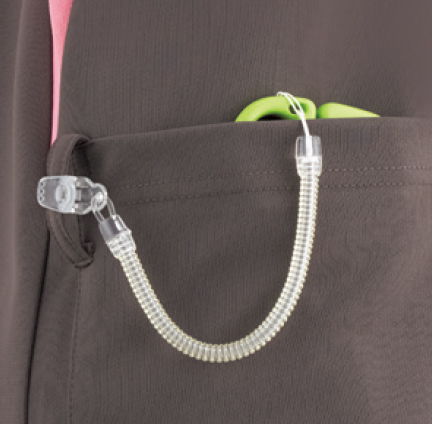 ループ付きの右腰ポケット
時計等の頻繁に使うものの取り付けに適した右腰のループ。