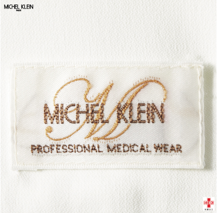 オリジナルネーム付
オフホワイト、クリームは白ブラックは黒のオリジナルネーム付。