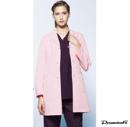 4色展開
制電仕様
定番の白をはじめとした4色展開。制電仕様でまとわりつきを抑えたコートです。