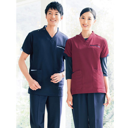 実用ディティールと
動きやすいデザイン
男女兼用
カラフルな実用ウエアがナースと現場のイメージを一新  
医療シーンでいま注目を集めるカラフルなスクラブシリーズ。 
細部にまで追求した実用ディティールと動きやすいデザイン。 
ストレスを軽減した着心地がモチベーションアップにもつながります。