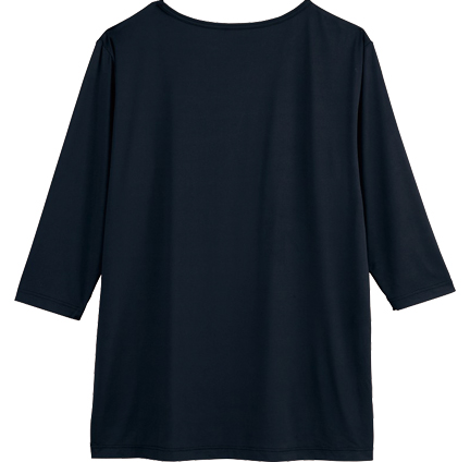 サラリとした肌触りと
ストレッチ性
スクラブ、ポロシャツ着用時のインナーとしてコーディネイトできる商品。サラリとした肌触りとストレッチ性で快適な着心地です。