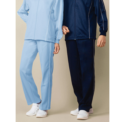 伸縮性のすぐれたウェア
男女兼用
作業範囲の広いケアワークには、伸縮性のすぐれたウェアがいちばん。
もたつかず、どんな動きもスムーズで作業性アップ!
スポーティーなデザインなら見た目もすっきりスマート。
爽やかなカラー展開の男女お揃いスタイルで介護する人も、される人も晴れやかな笑顔に。